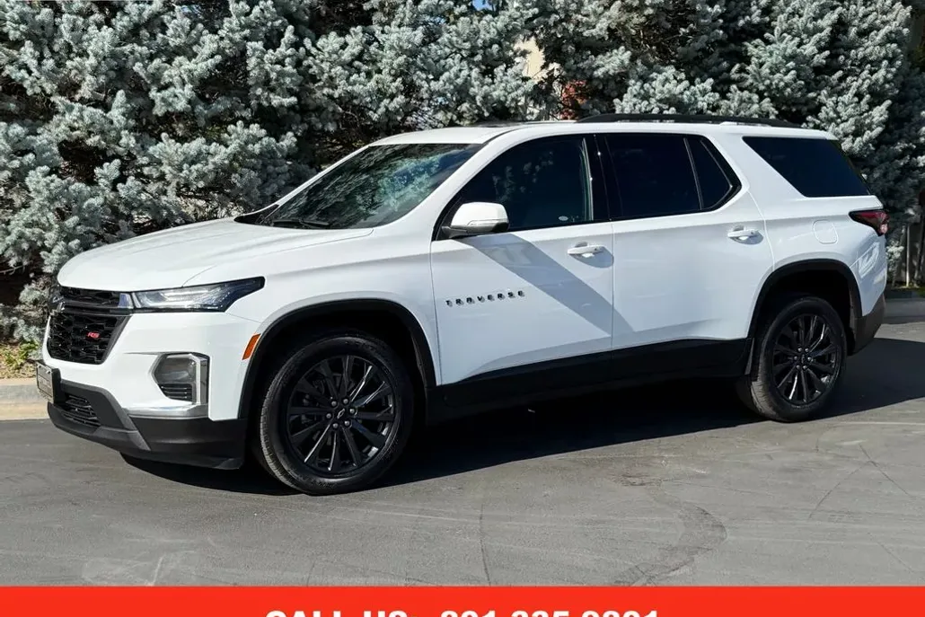 2023 Chevrolet Traverse RS photo 1