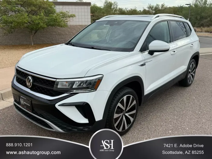 2022 Volkswagen Taos SE photo 1