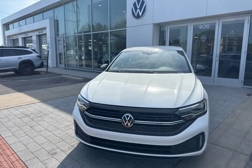 2024 Volkswagen Jetta 1.5T Sport photo 1