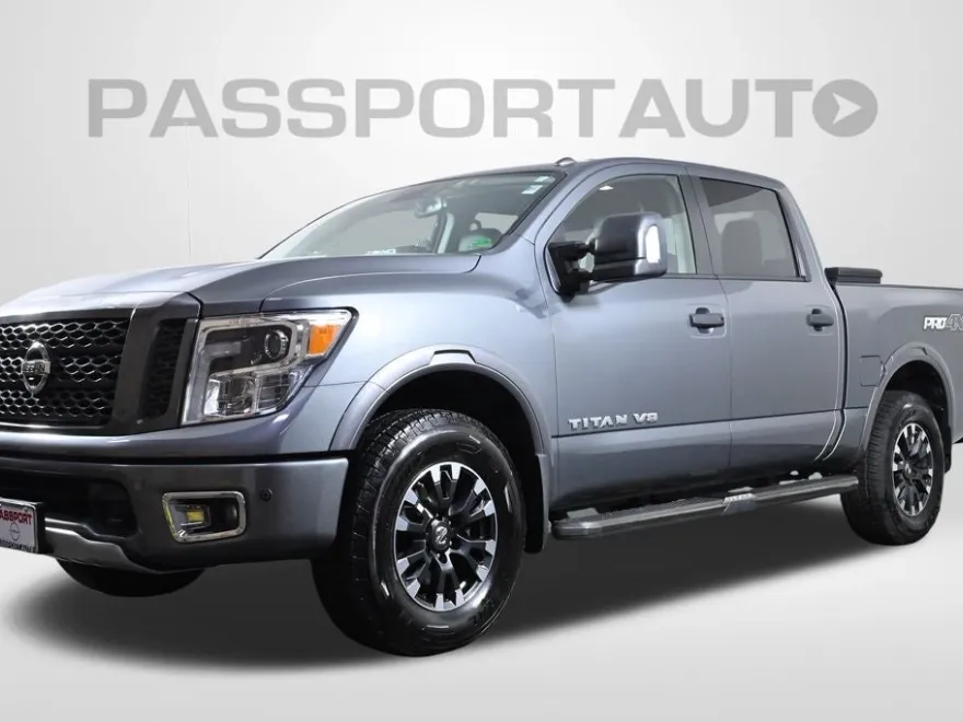2019 Nissan Titan PRO-4X photo 1