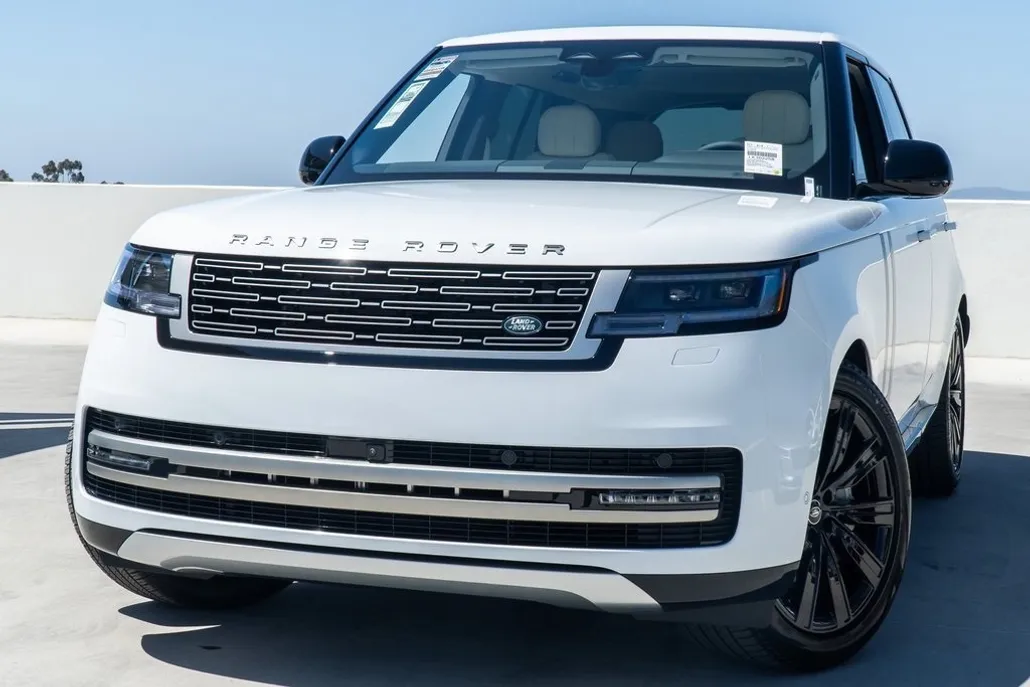 2025 Land Rover Range Rover SE photo 1