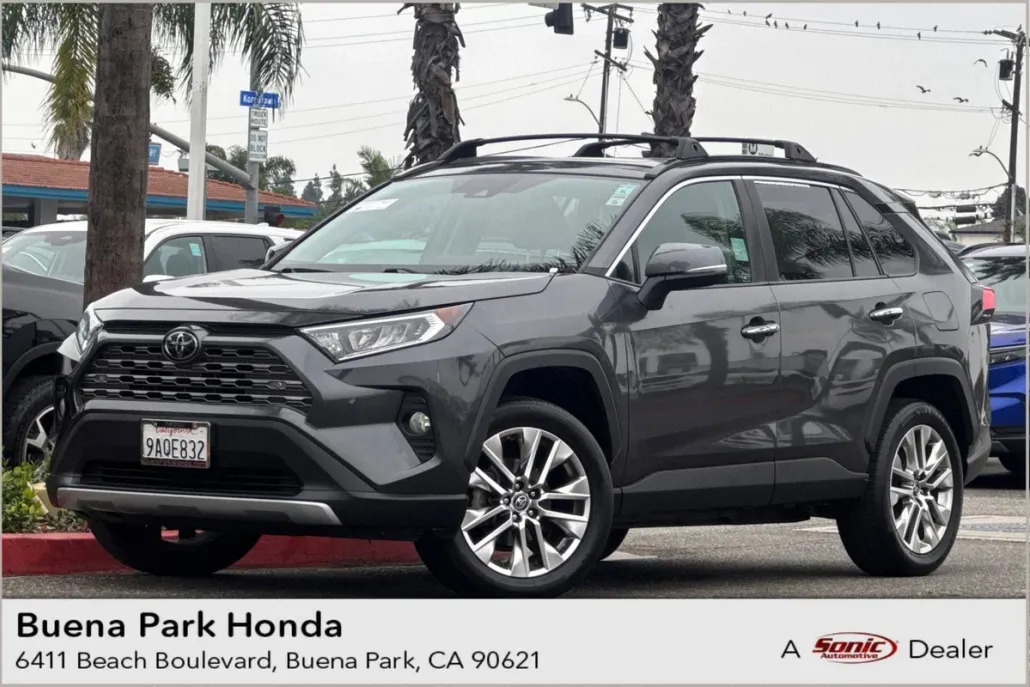 2019 Toyota RAV4 Limited photo 1