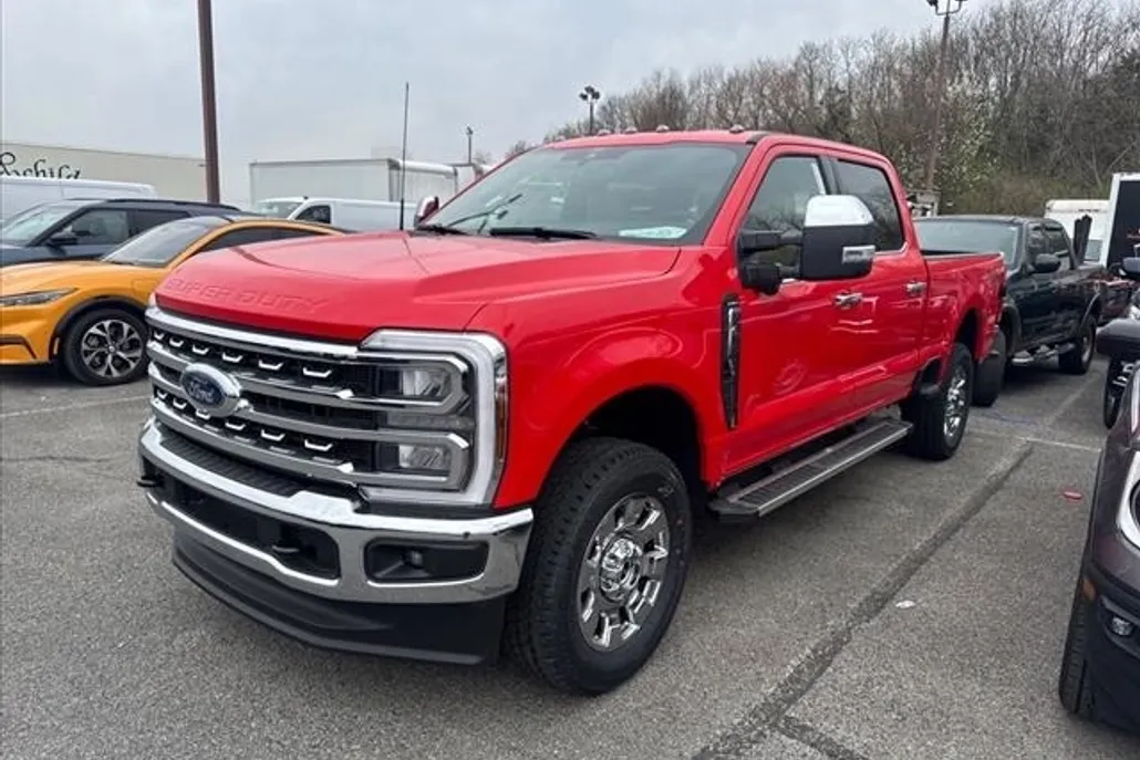 2025 Ford F-350 Lariat photo 1