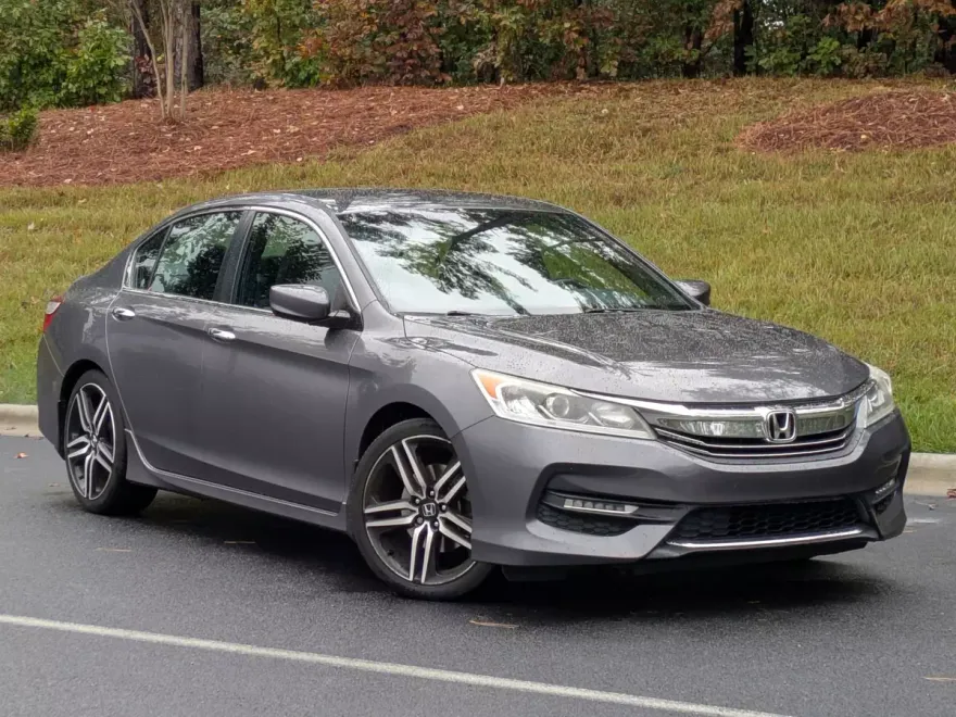 2017 Honda Accord Sport photo 1
