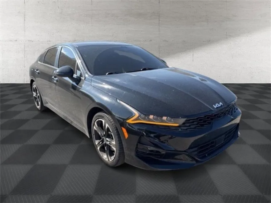 2023 Kia K5 GT-Line photo 1