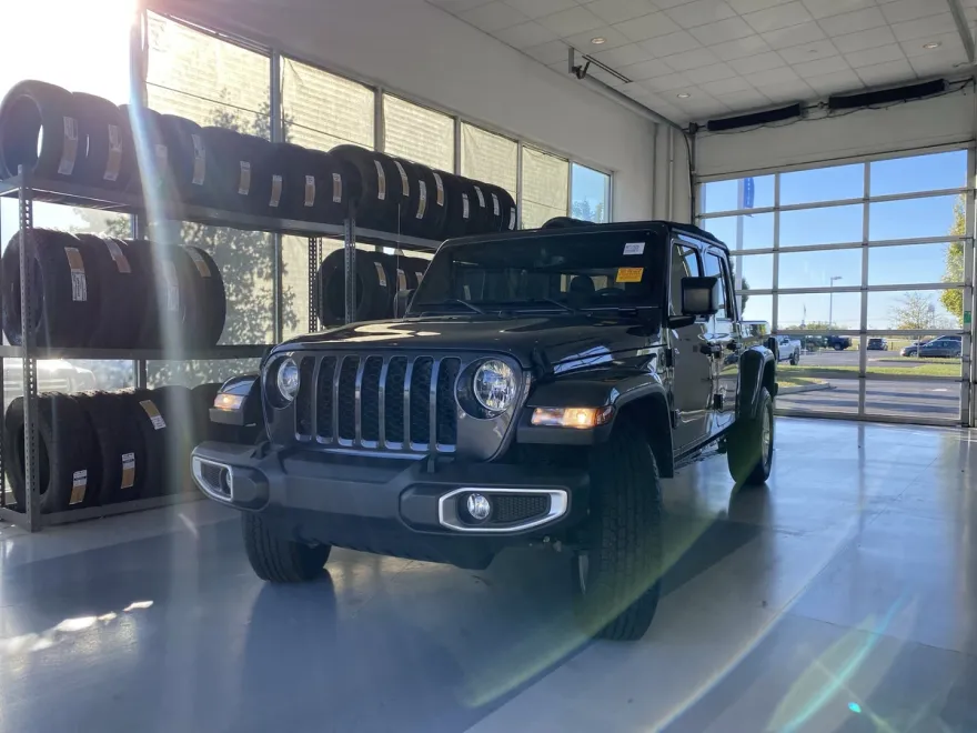 2023 Jeep Gladiator Sport S photo 1
