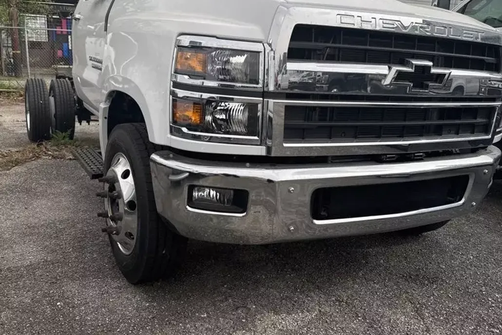 2024 Chevrolet Silverado 5500HD Work Truck photo 1