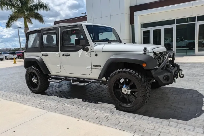 2017 Jeep Wrangler Unlimited Sport photo 1