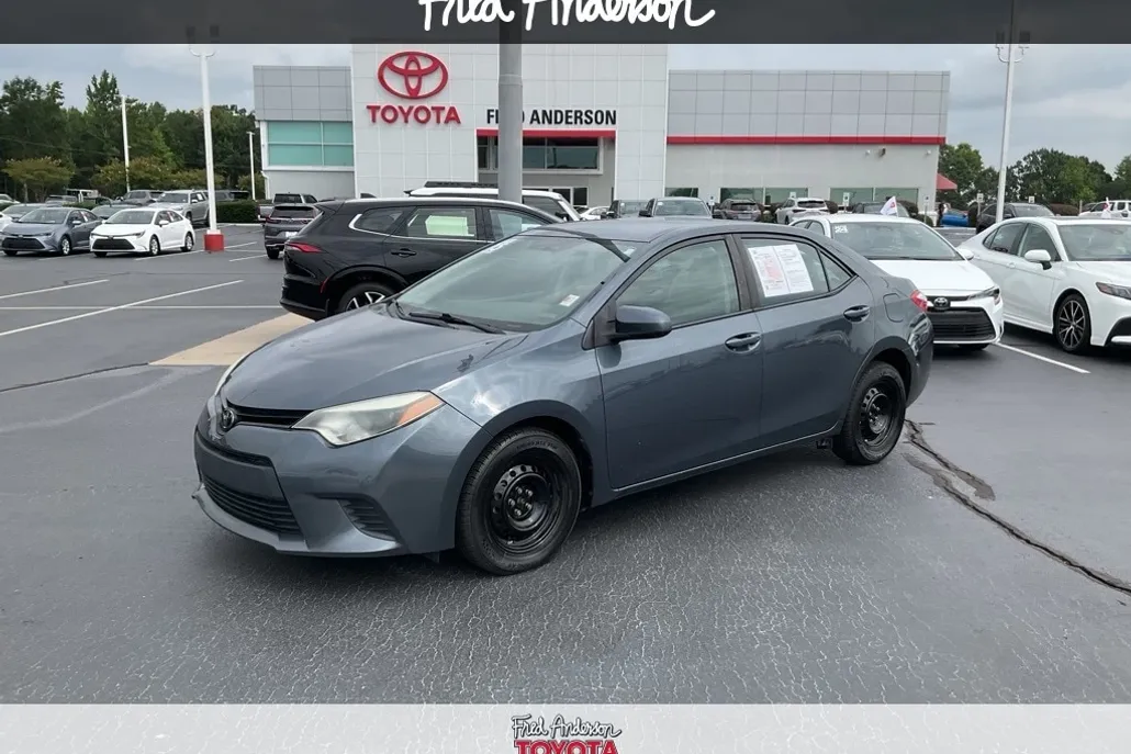 2015 Toyota Corolla L photo 1