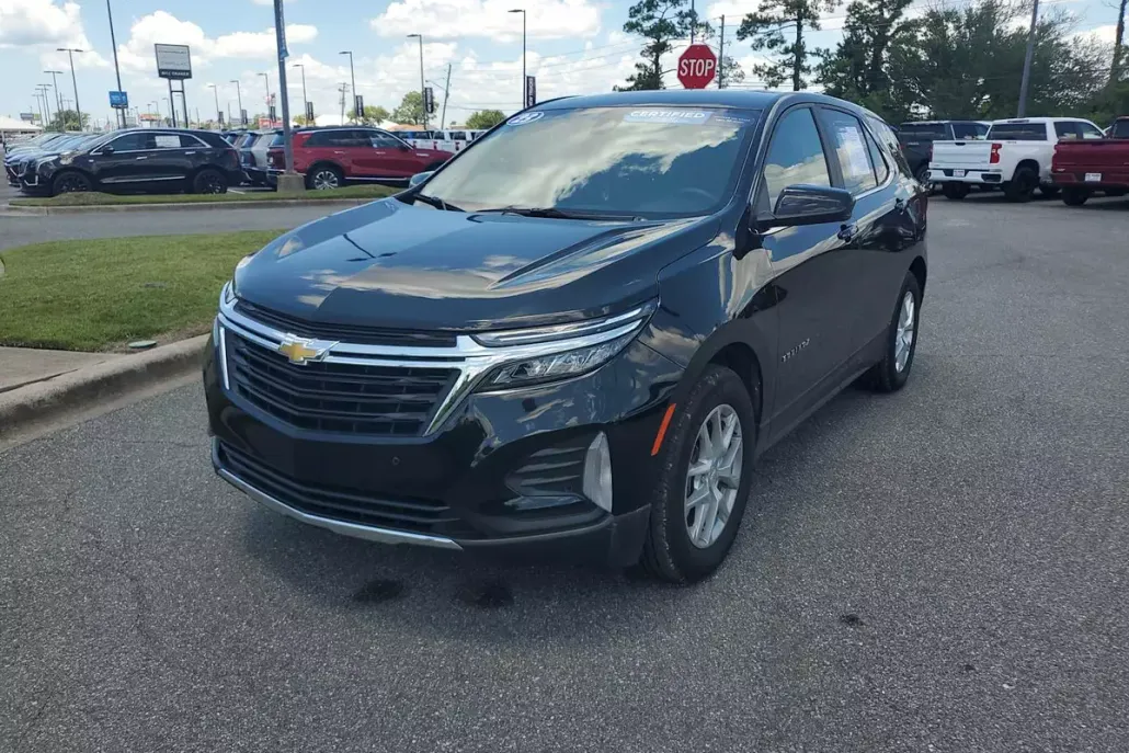 2023 Chevrolet Equinox LT photo 1