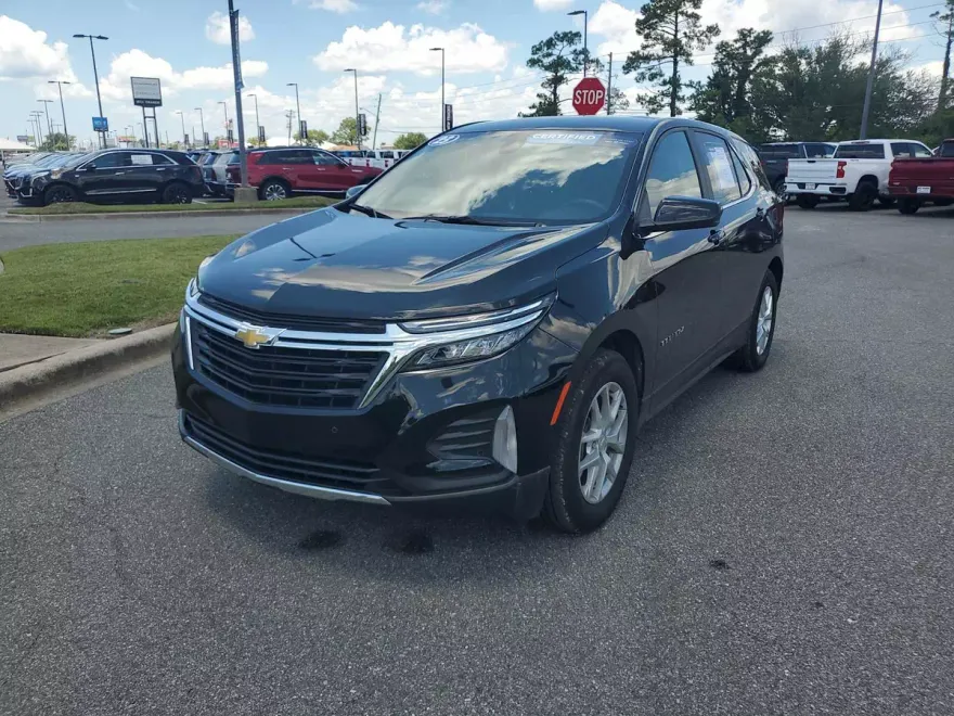 2023 Chevrolet Equinox LT photo 1