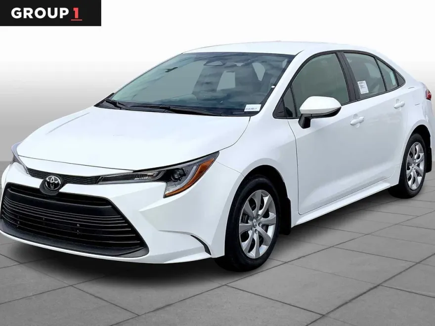 2026 Toyota Corolla LE photo 1