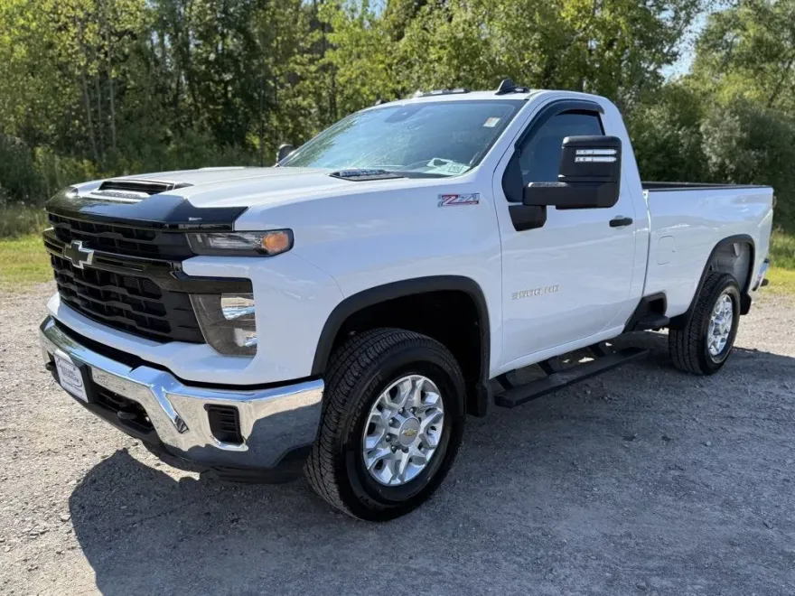2025 Chevrolet Silverado 3500HD photo 1