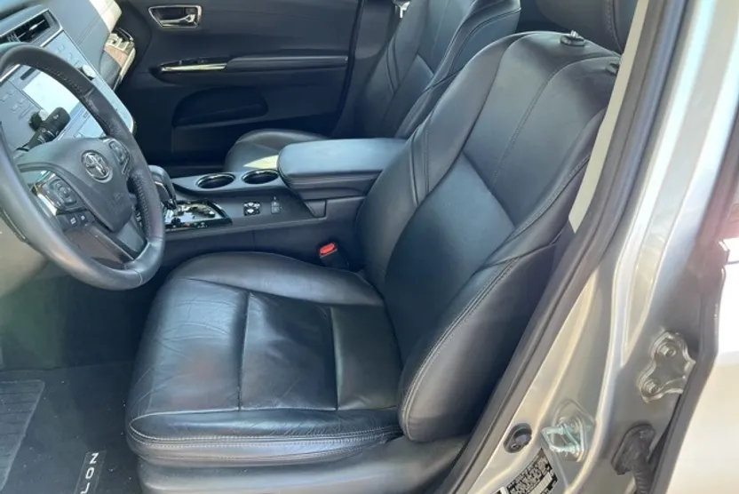 2018 Toyota Avalon XLE Premium photo 1