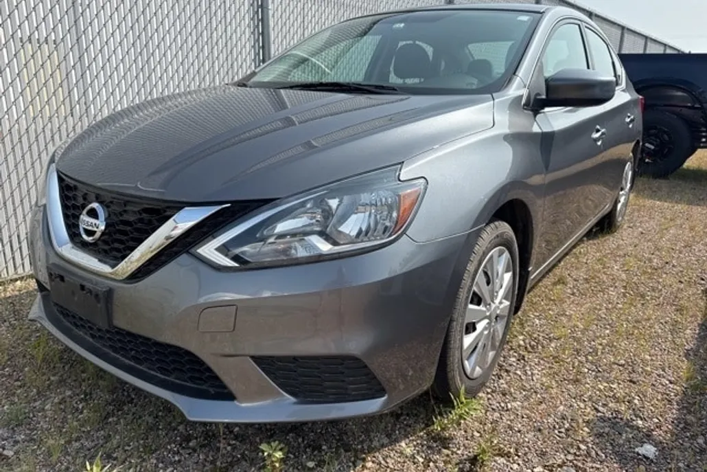 2017 Nissan Sentra SV photo 1