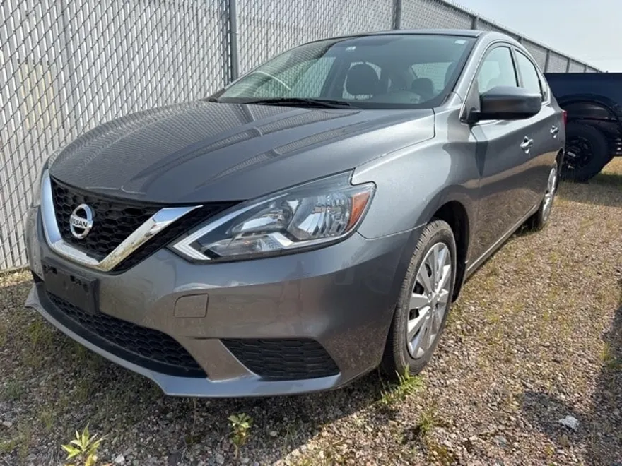 2017 Nissan Sentra SV photo 1