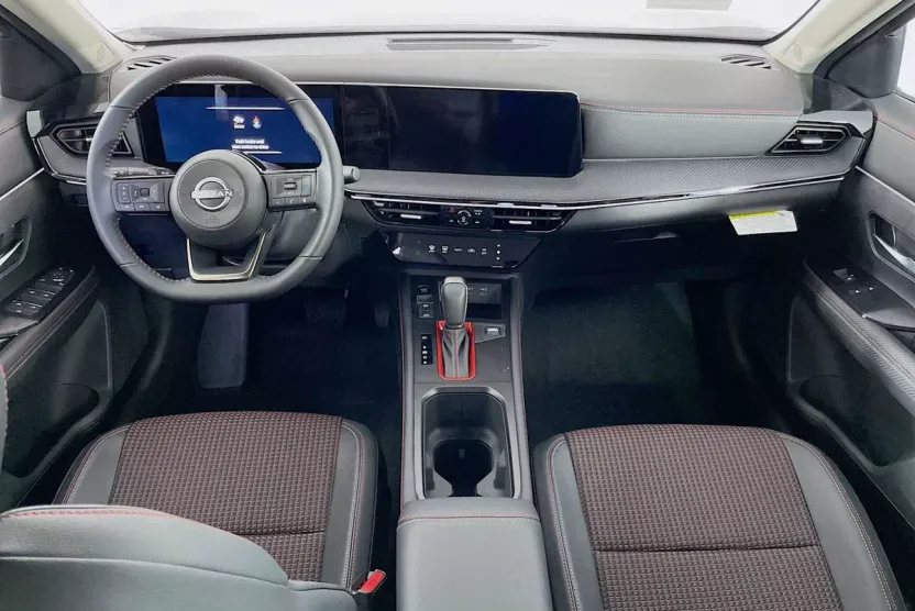 2025 Nissan Kicks SR photo 1