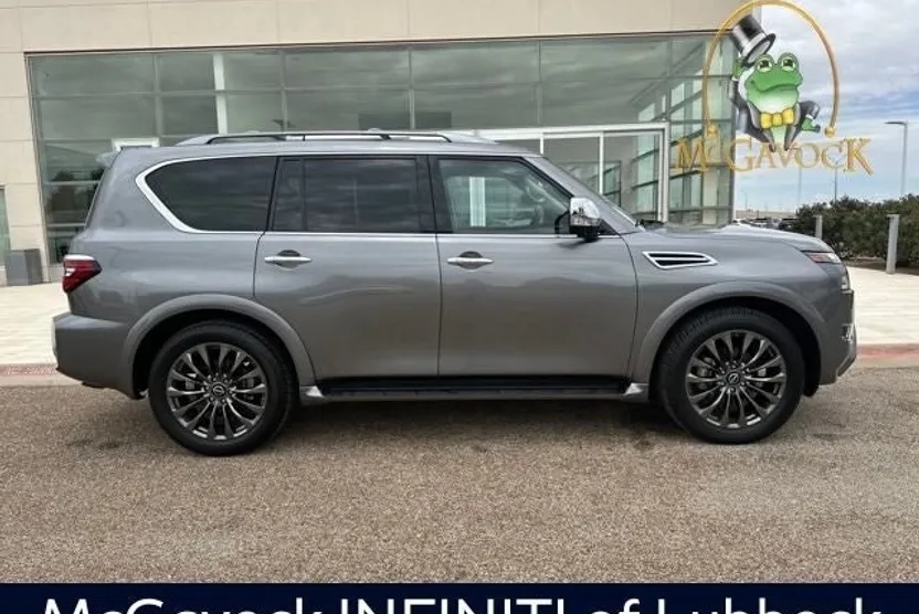 2024 Nissan Armada Platinum photo 1