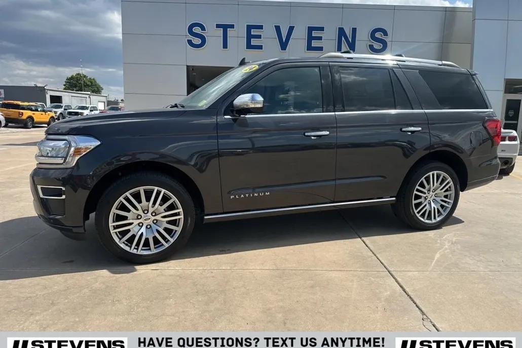 2024 Ford Expedition Platinum photo 1