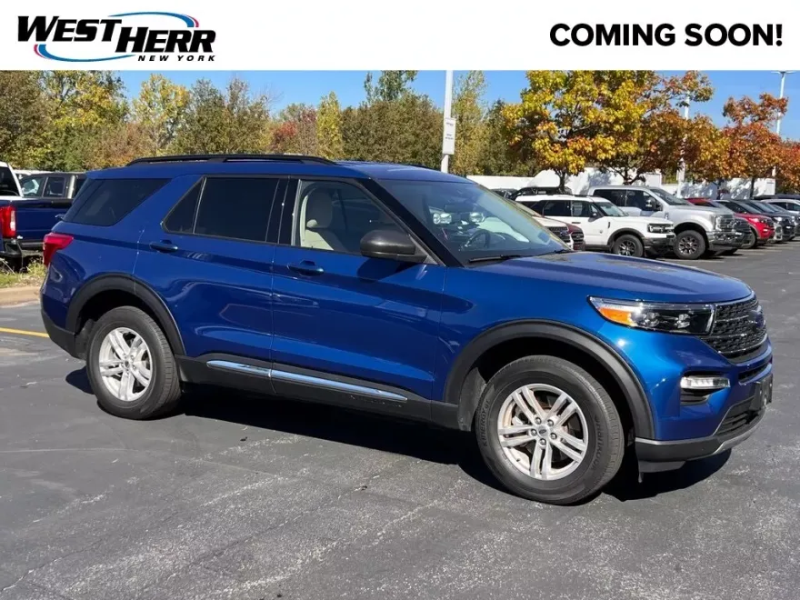 2022 Ford Explorer XLT photo 1