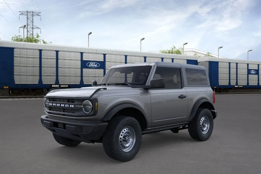 2025 Ford Bronco Base photo 1