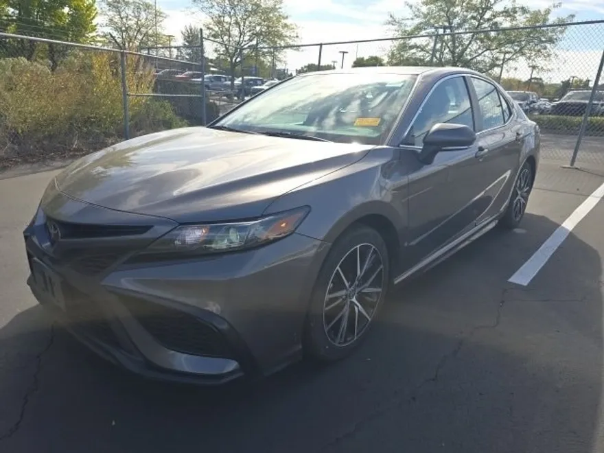 2023 Toyota Camry SE photo 1