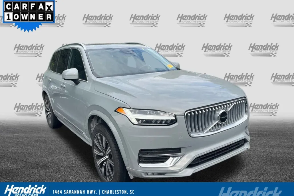 2025 Volvo XC90 Core photo 1