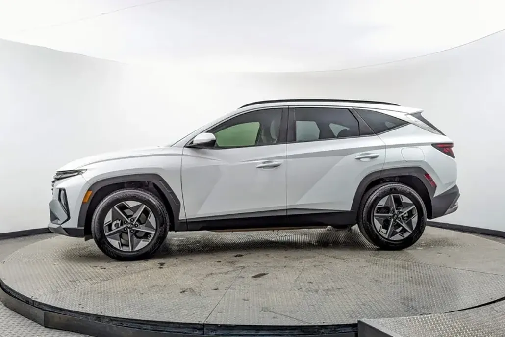 2025 Hyundai Tucson SEL photo 1