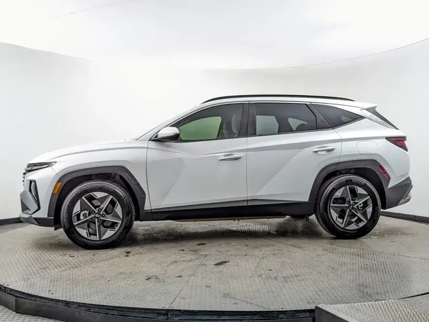 2025 Hyundai Tucson SEL photo 1