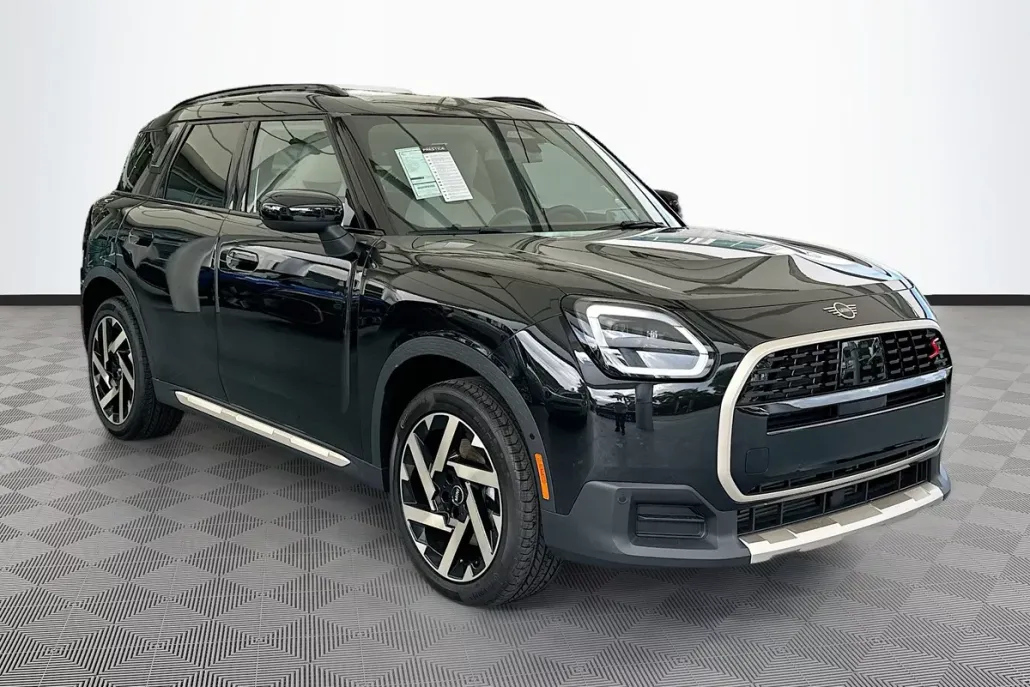 2025 Mini Countryman Signature ALL4 photo 1