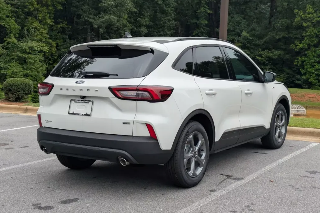 2025 Ford Escape ST-Line photo 1