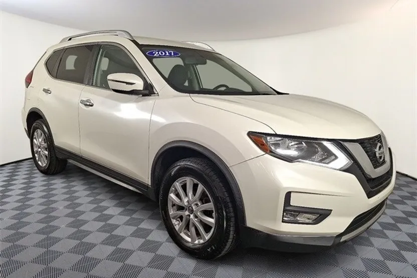 2017 Nissan Rogue SV photo 1