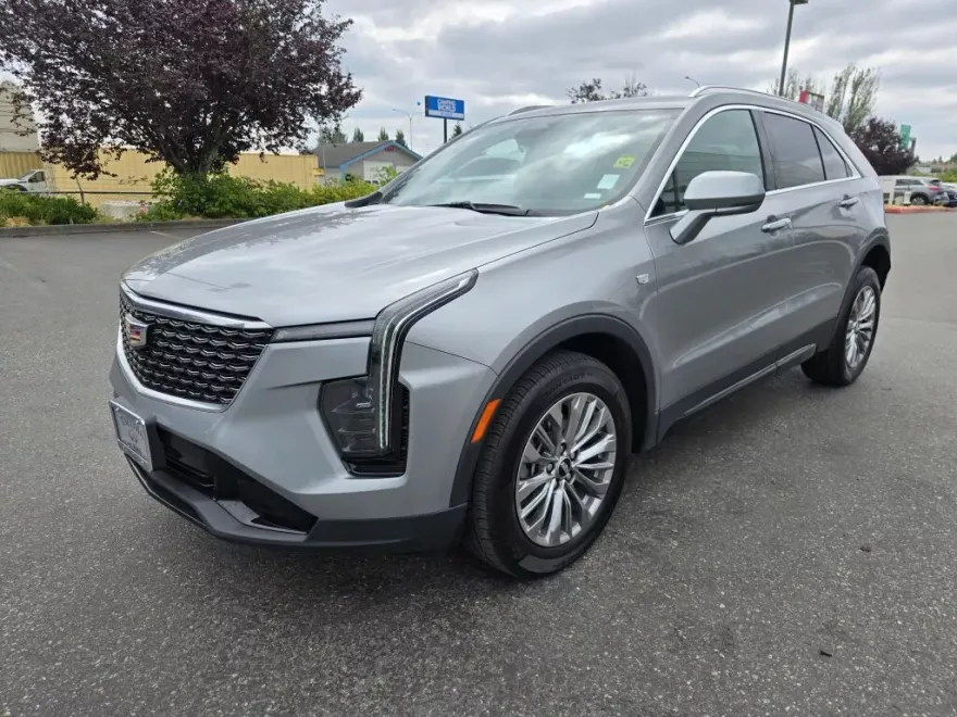 2024 Cadillac XT4 Premium Luxury photo 1