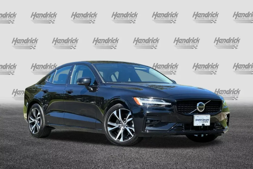 2025 Volvo S60 Core photo 1
