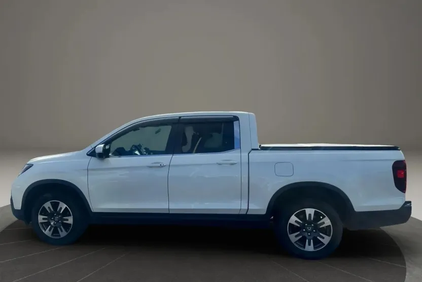 2017 Honda Ridgeline RTL-T photo 1