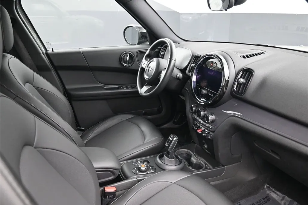 2022 Mini Countryman Oxford Edition photo 1