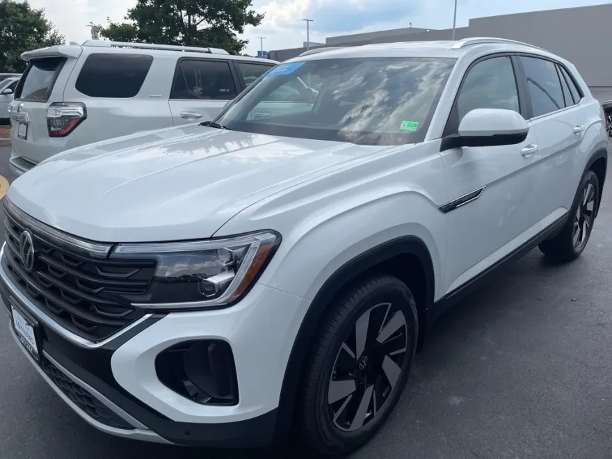 2026 Volkswagen Atlas Cross Sport SE Technology photo 1
