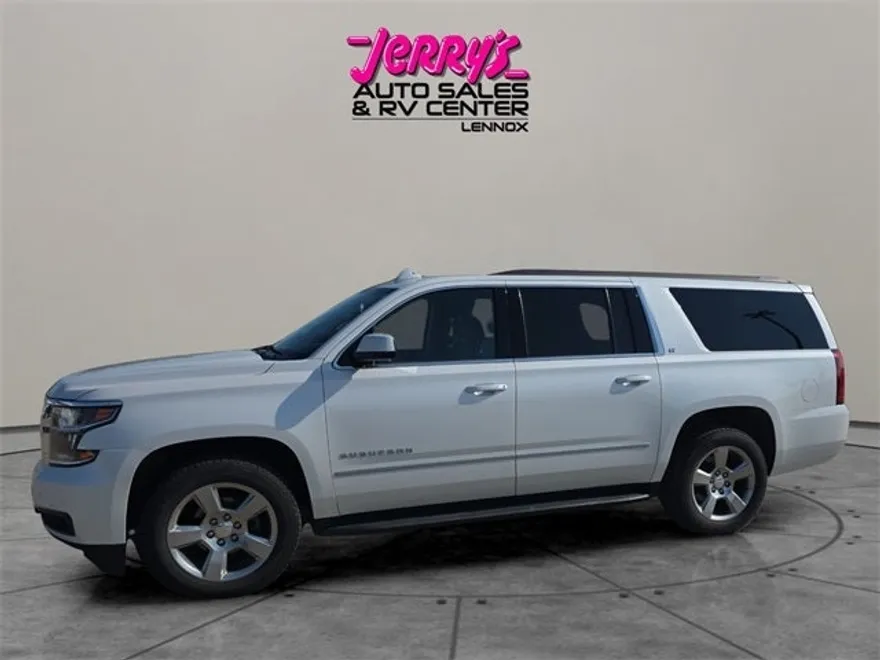 2018 Chevrolet Suburban 1500 LT photo 1