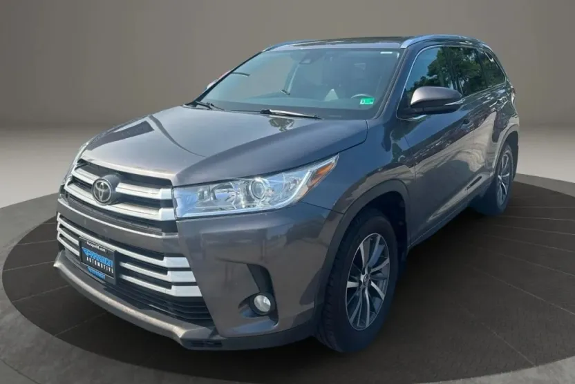 2017 Toyota Highlander SE XLE photo 1