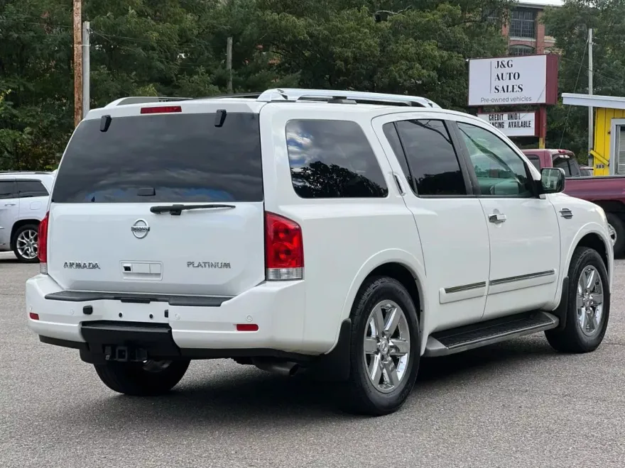 2010 Nissan Armada Platinum photo 1
