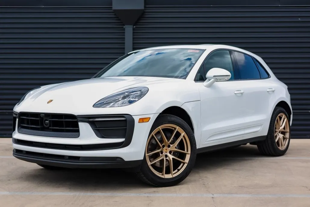 2025 Porsche Macan Base photo 1
