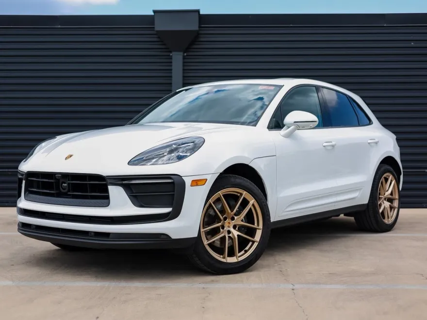 2025 Porsche Macan Base photo 1