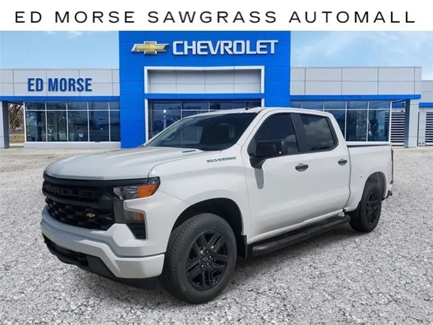 2025 Chevrolet Silverado 1500 Custom photo 1