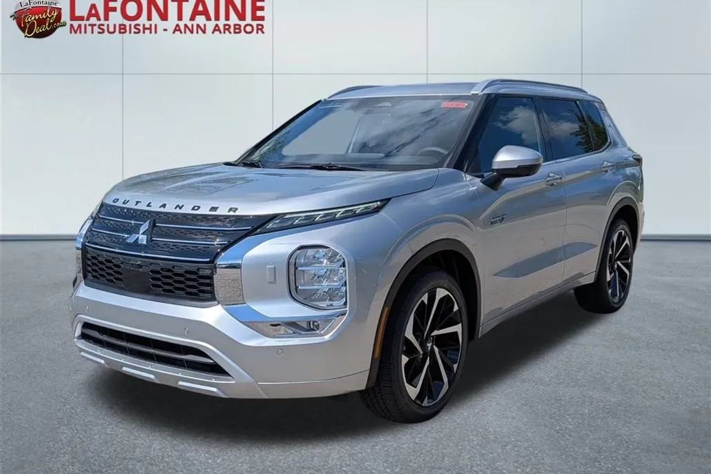 2025 Mitsubishi Outlander PHEV SEL photo 1