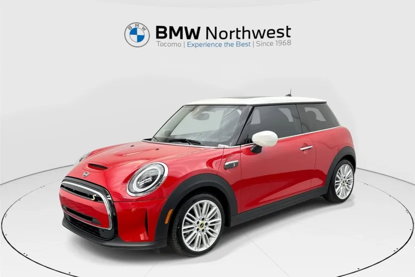 2024 Mini Cooper 2 Door Hardtop SE photo 1