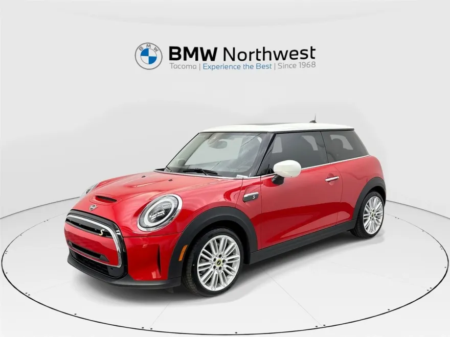 2024 Mini Cooper 2 Door Hardtop SE photo 1