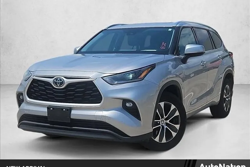 2021 Toyota Highlander XLE photo 1