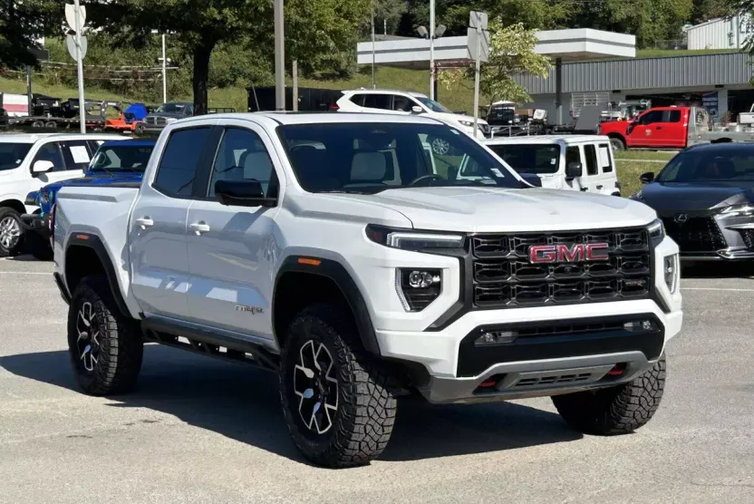 2024 Gmc Canyon AT4X photo 1