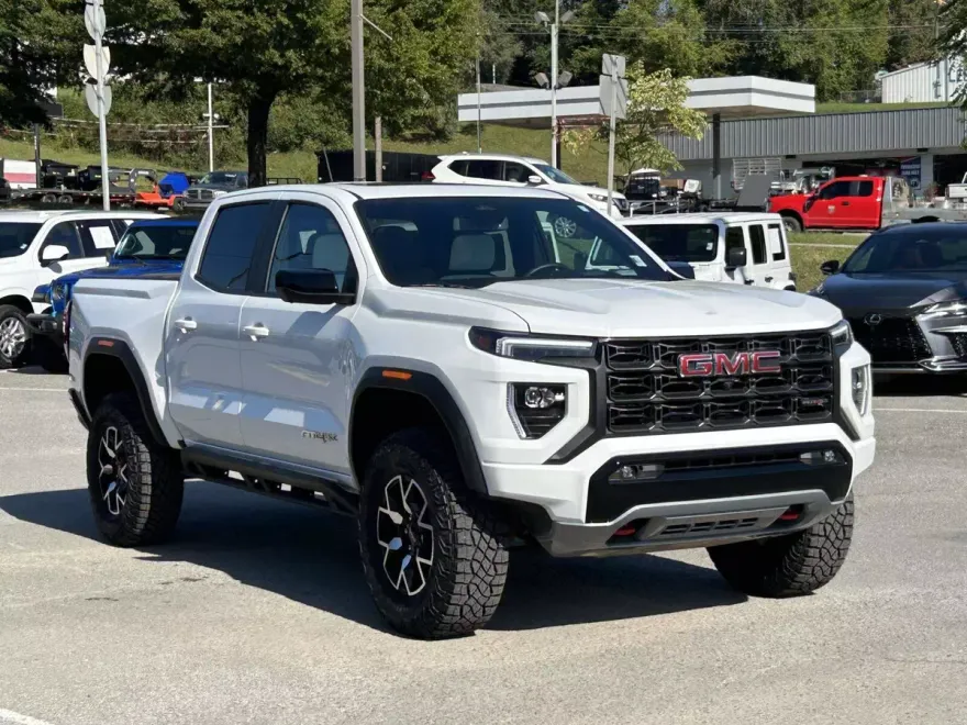 2024 Gmc Canyon AT4X photo 1