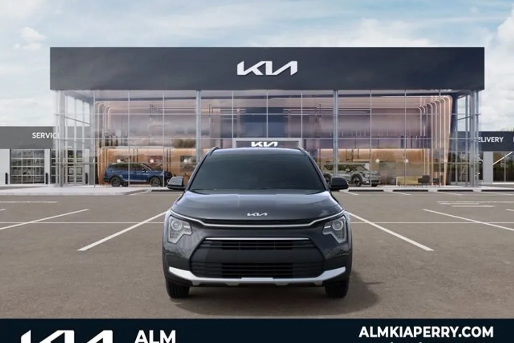 2025 Kia Niro LX photo 1
